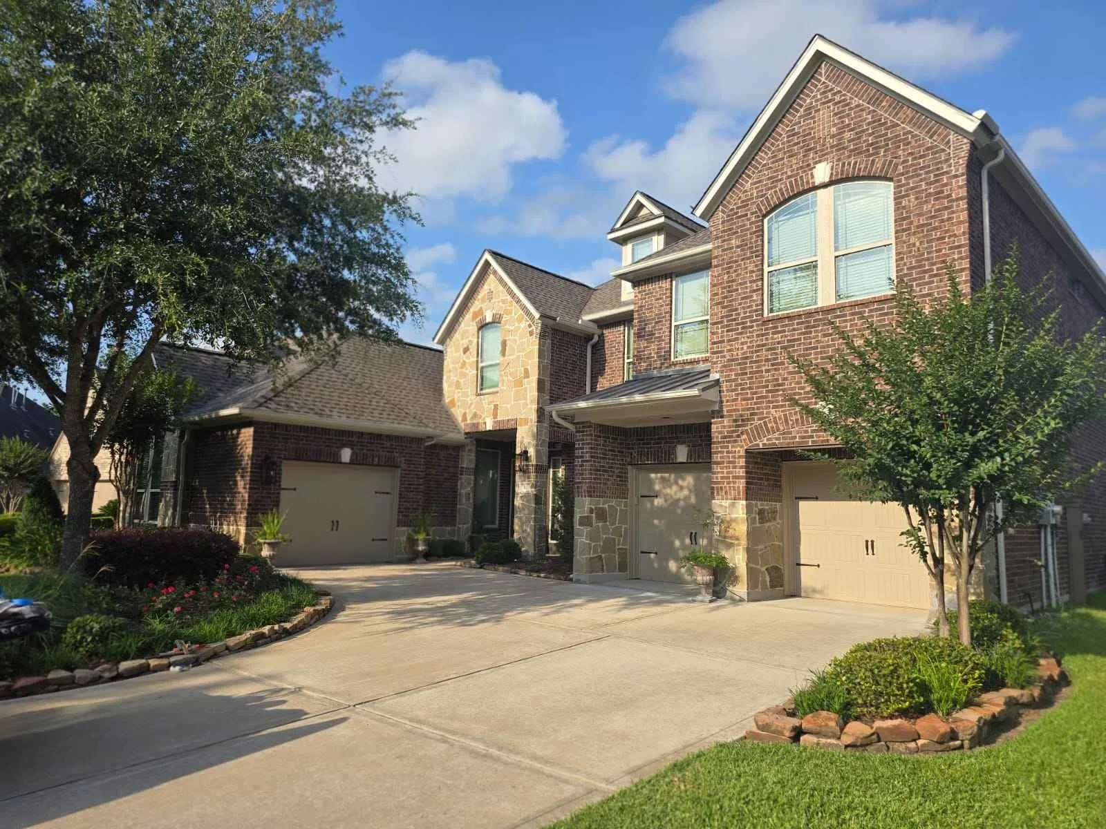 Exterior Color That Won't Fade in Texas Heat